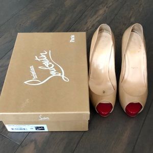 Christian Louboutin Vendome in tan size 38